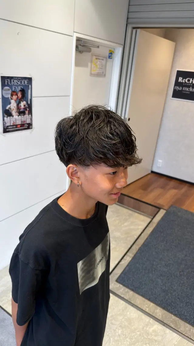 ミディアム メンズ ミディアムパーマ メンズパーマ カット パーマ 透明感カラー艶 💫TAISEI💫のヘアスタイル
