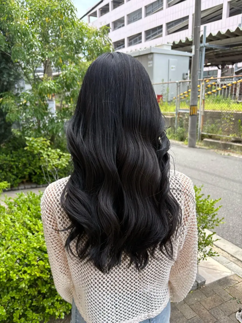 カラー ヘアカラー トリートメント しおり🍬 KOKORO🤍のヘアスタイル