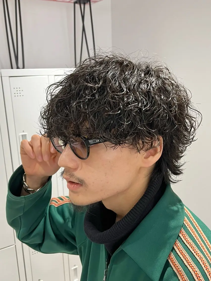 ミディアム パーマ メンズ ミディアムパーマ メンズパーマ 波巻きパーマ カット パーマ 新潟メンズパーマ 新潟駅/小田拓実のヘアスタイル
