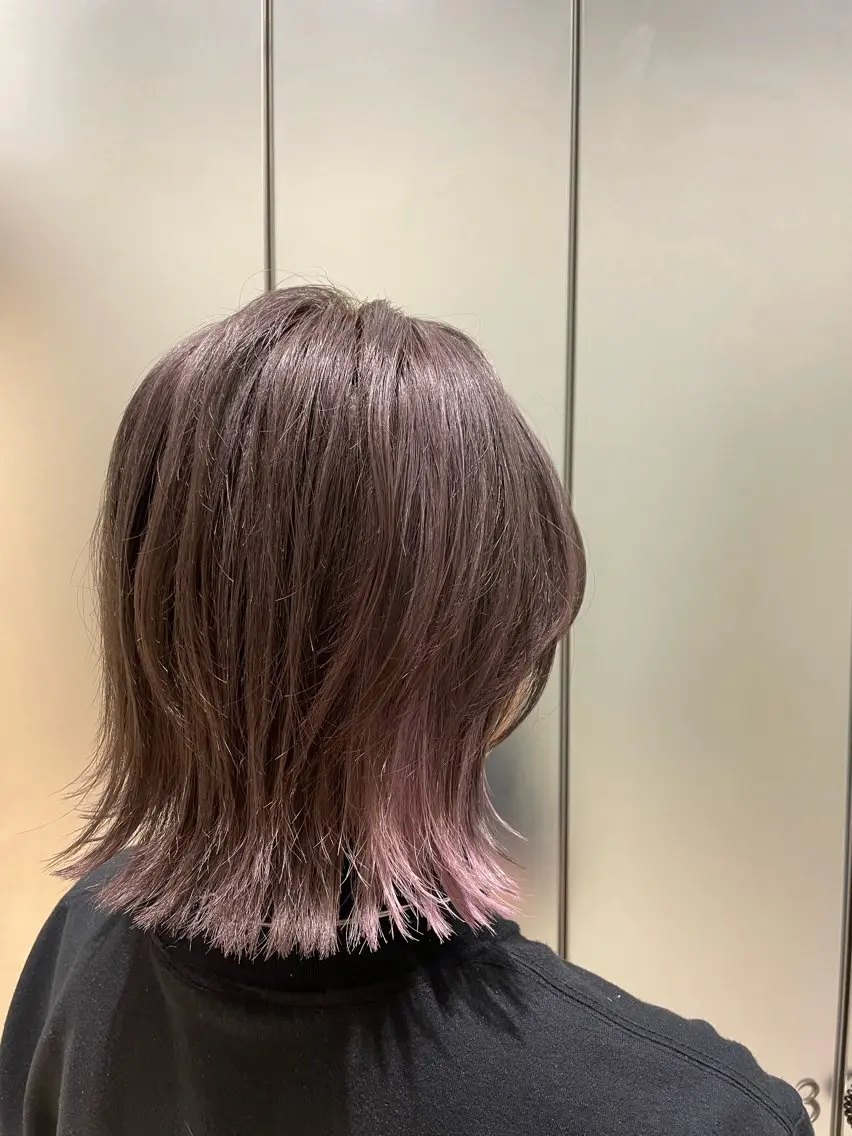ショート カラー グレージュ インナーカラー ラベンダーカラー Koharu 髪質改善カラーのヘアスタイル