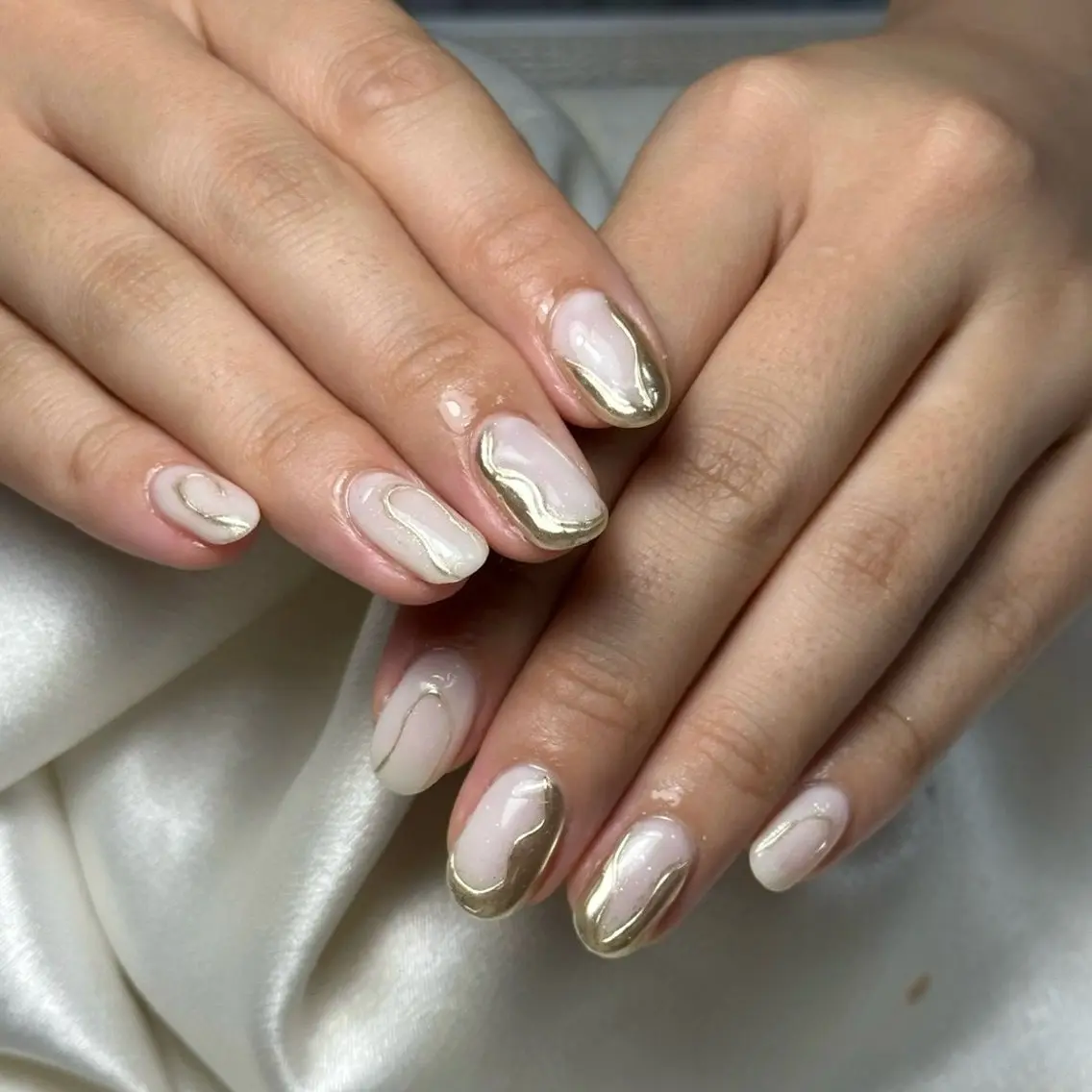 ネイル アニマル柄 オーロラネイル フットネイル フレンチネイル ジェルネイル ハンドネイル mogunail &blowのネイルデザイン