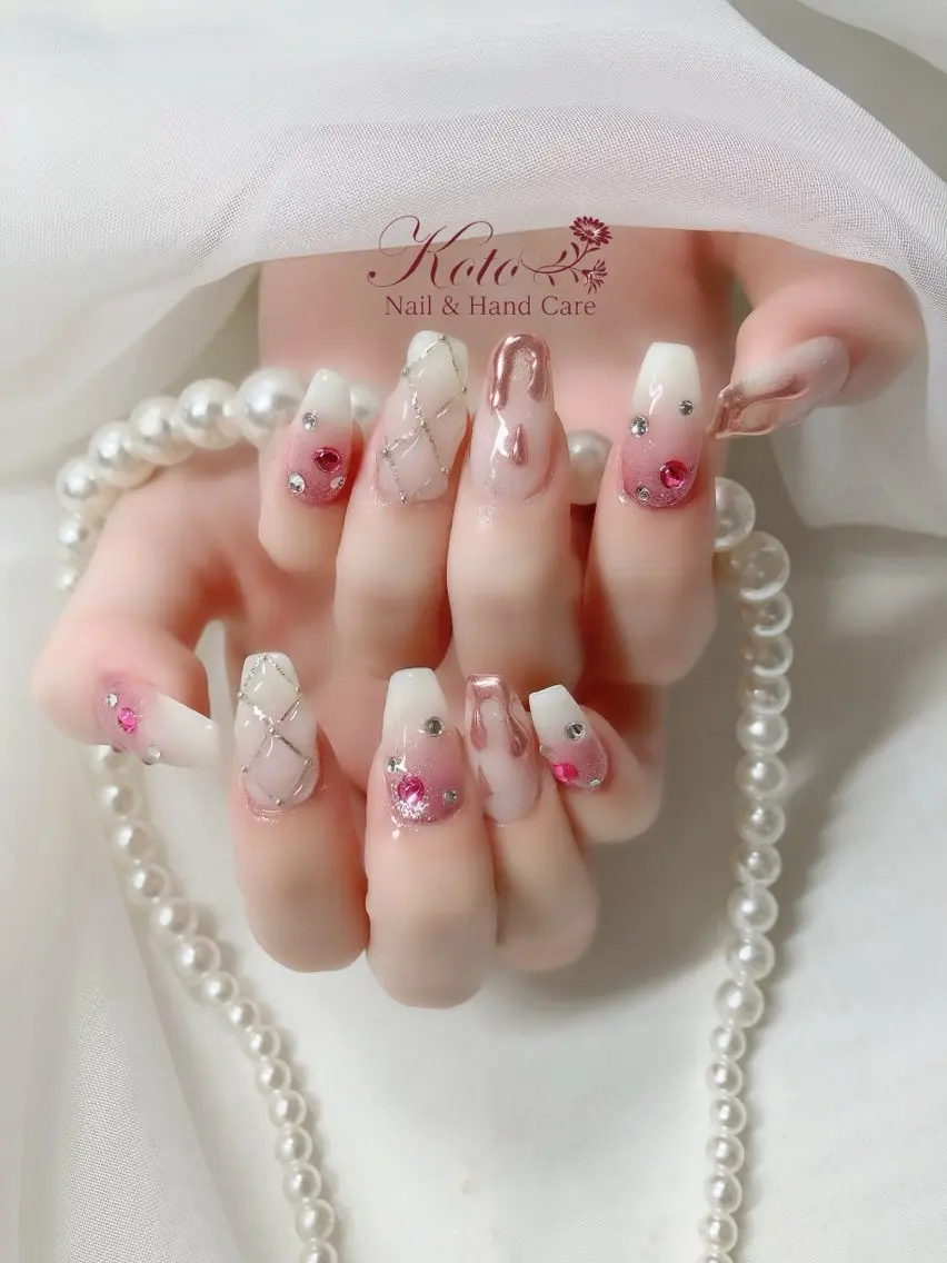 ネイル 長さ出し ジェルネイル 持ち込み ニュアンスネイル 赤色 ハンドネイル Nail Salon KOTOのネイルデザイン