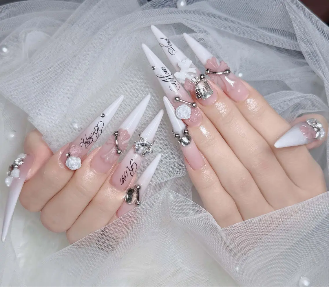 ネイル チークネイル 長さ出し フラッシュネイル フレンチネイル グラデーション ハンドネイル Lenie Nail Salonのネイルデザイン