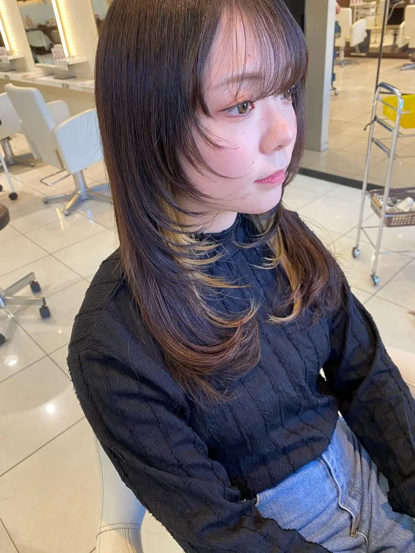 ロング レイヤーカット 内山 歩美のヘアスタイル