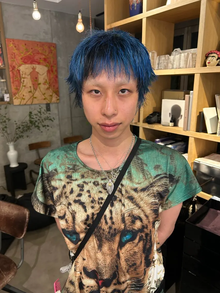 ショート ヘアカラー アワタケ リンのヘアスタイル
