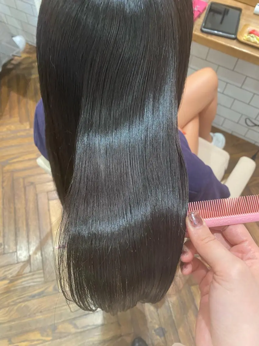 🎈平日限定🎈縮毛矯正+カット+UPTOGLOSSの写真