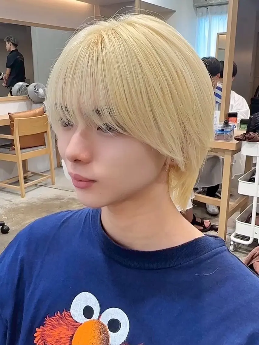 ショート カラー メンズ メンズブリーチ メンズハイトーン ブリーチ 抜きっぱなしブロンド ブロンド ヘアカラー メンズ垢抜けカラー /YUTAのヘアスタイル