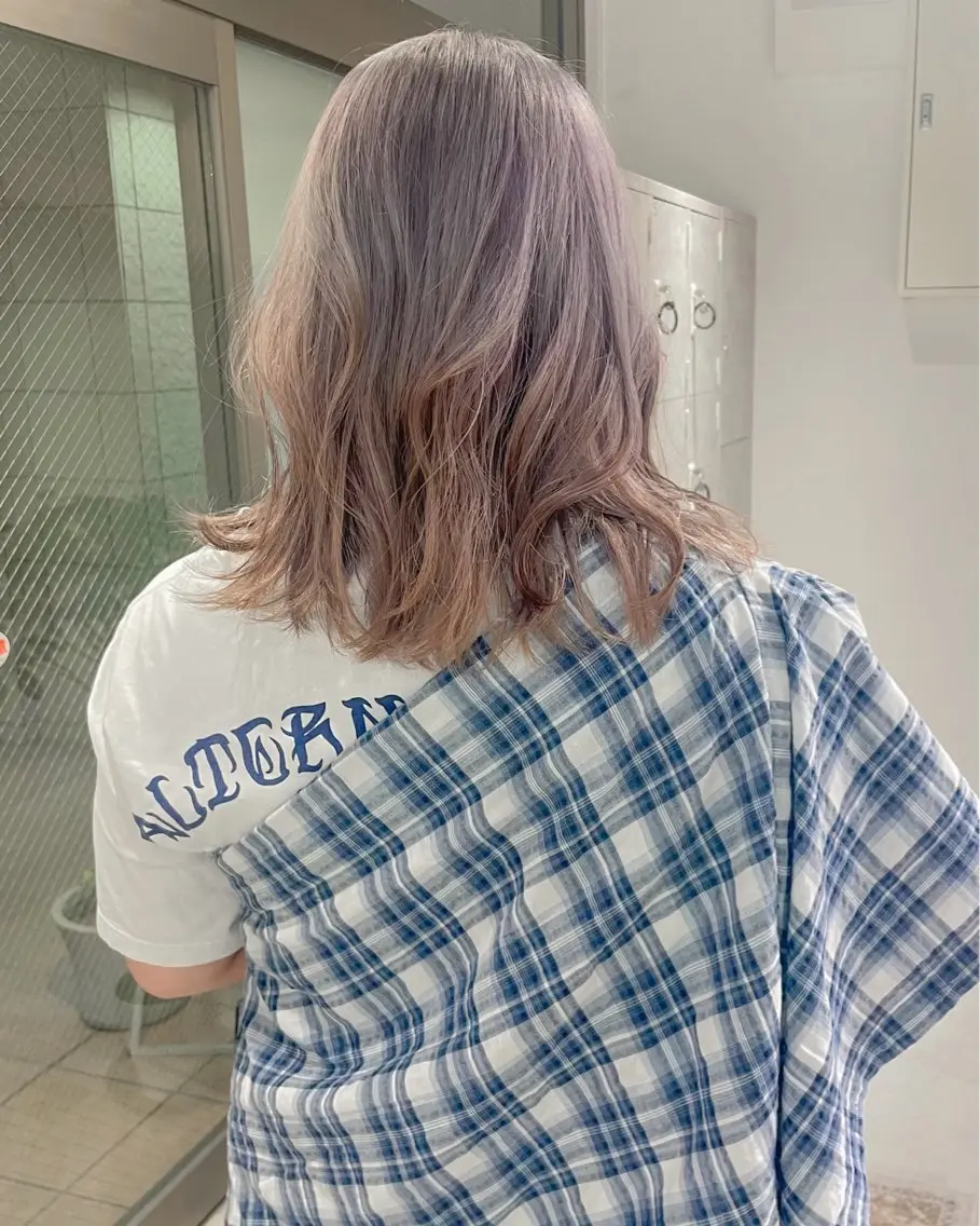 セミロング カラー ブリーチ ケアブリーチ デザインカラー グラデーションカラー ハイトーンカラー ヘアカラー ダブルカラー,透け カラーHINARIのヘアスタイル