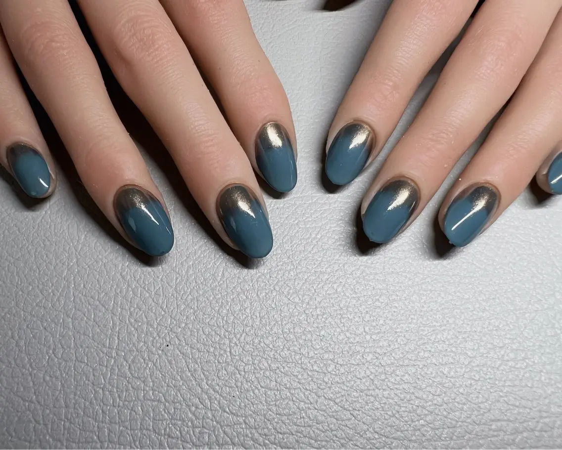 ネイル ブルー ゴールド ニュアンスネイル オフィスネイル シンプルネイル ハンドネイル AJ nailのネイルデザイン
