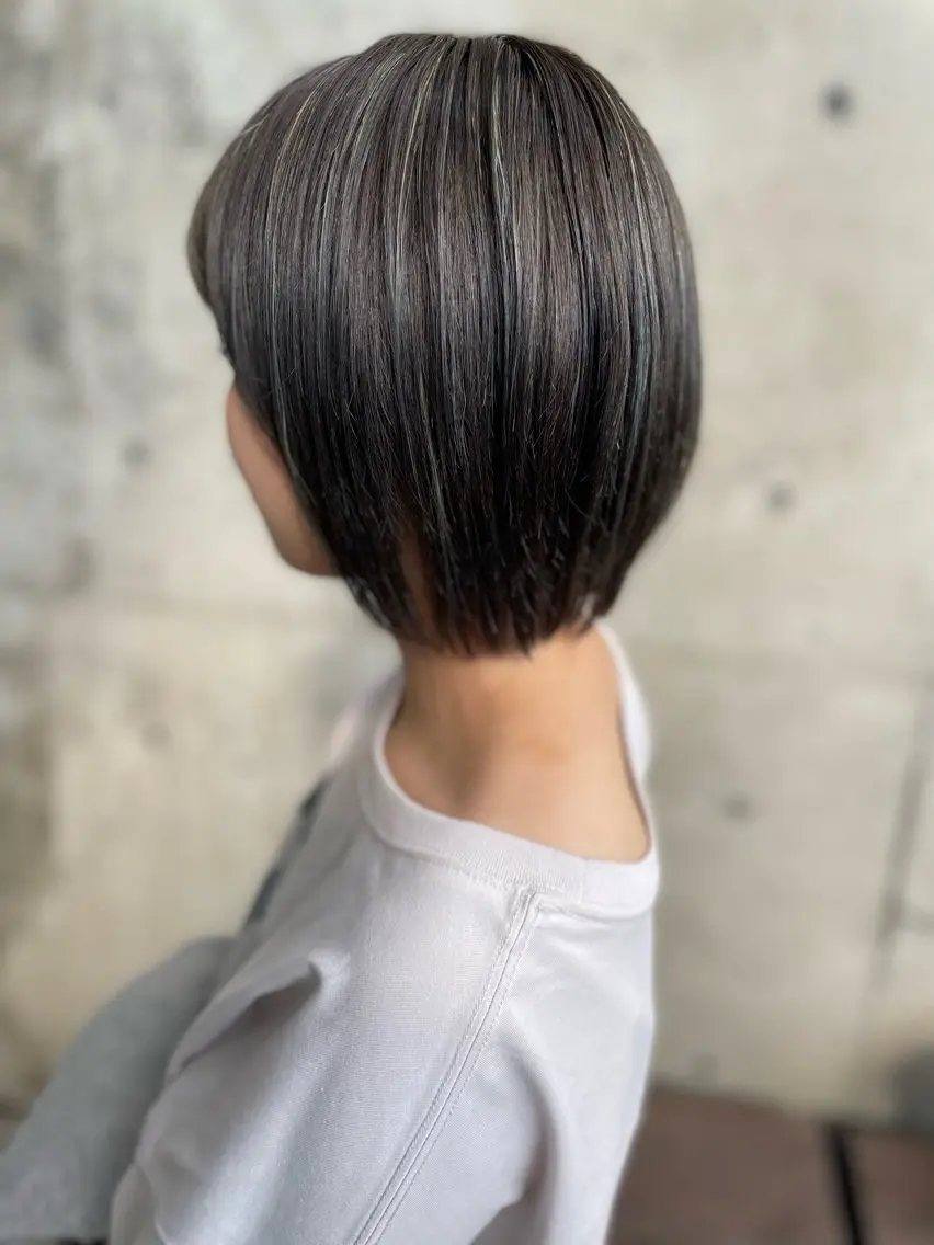 ミディアム カラー 日高 香織のヘアスタイル