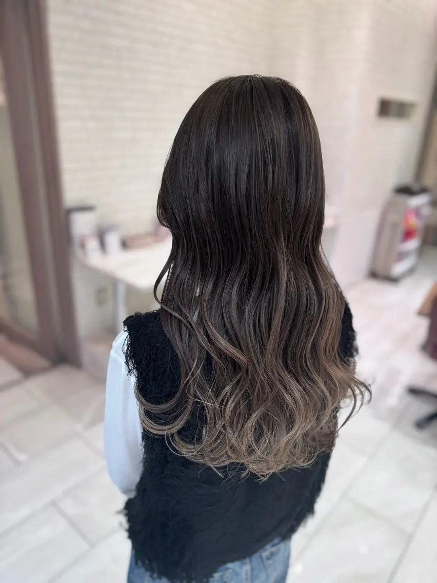 ロング カラー バレイヤージュ レイヤーカット カット ヘアカラー トリートメント 仙台×ブリーチ 斎藤相慶のヘアスタイル