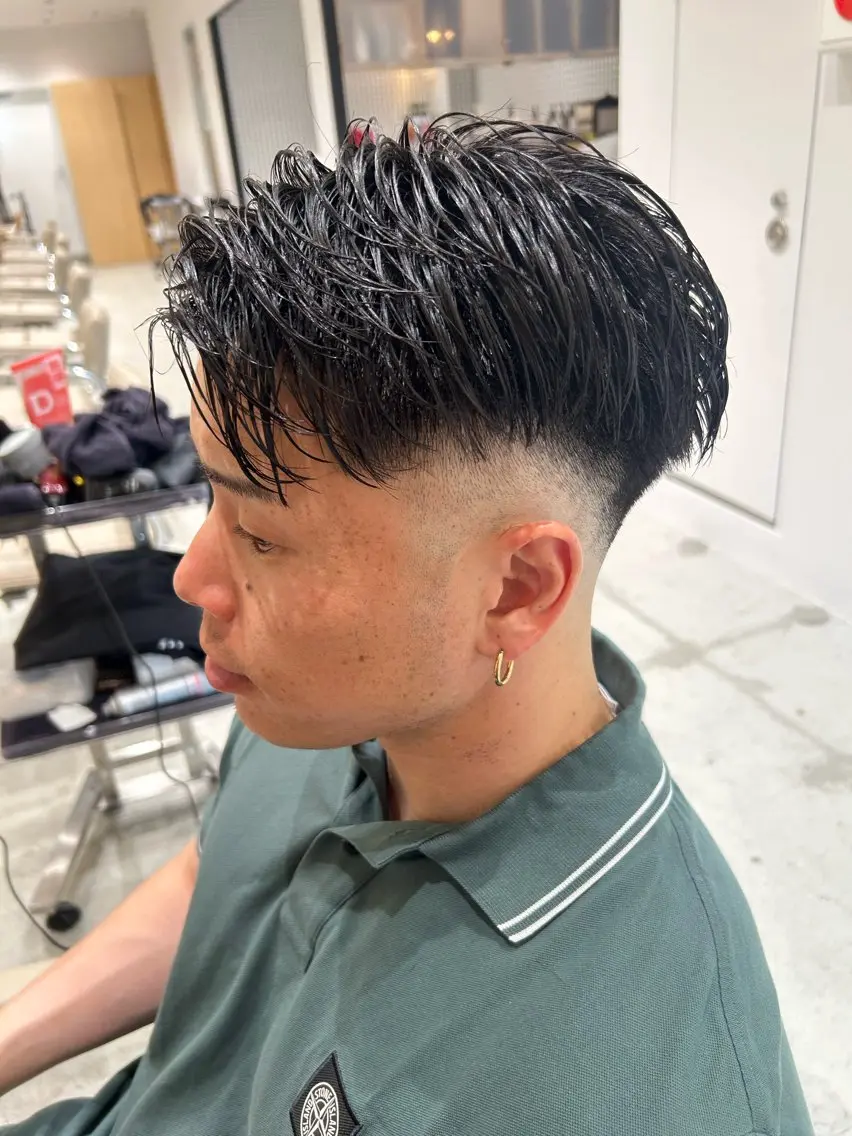 メンズ フェードカット メンズパーマ スキンフェード カット トリートメント 🐲ツイスパ🐲 フェード/龍のヘアスタイル