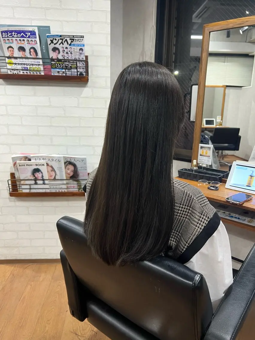 ロング カラー オリーブカラー レイヤーカット カット ヘアカラー レ ナのヘアスタイル