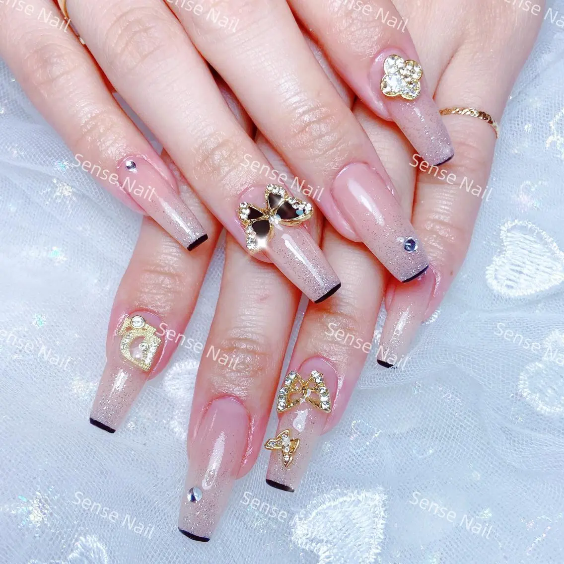 ネイル ハンドネイル ハンドケア Yukiko 🌙のネイルデザイン