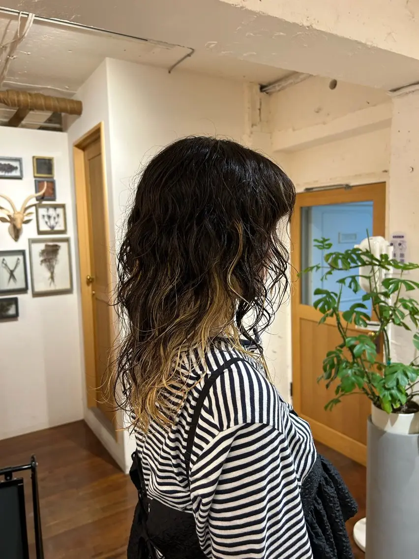 ロング カラー パーマ デザインカラー ハイライトカラー ハイライト ニュアンスパーマ カット パーマ トリートメント *UNU* RICOのヘアスタイル