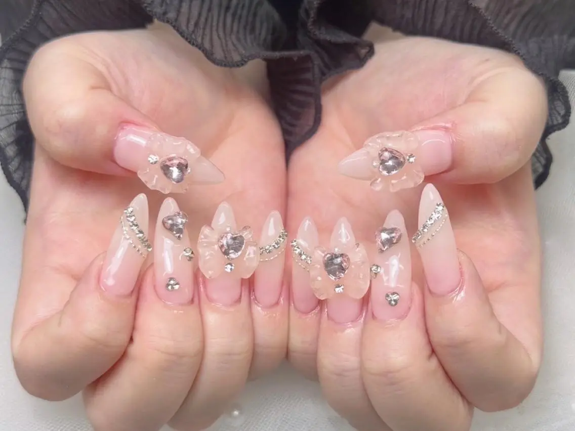 ネイル 💕リリ 🩷のネイルデザイン