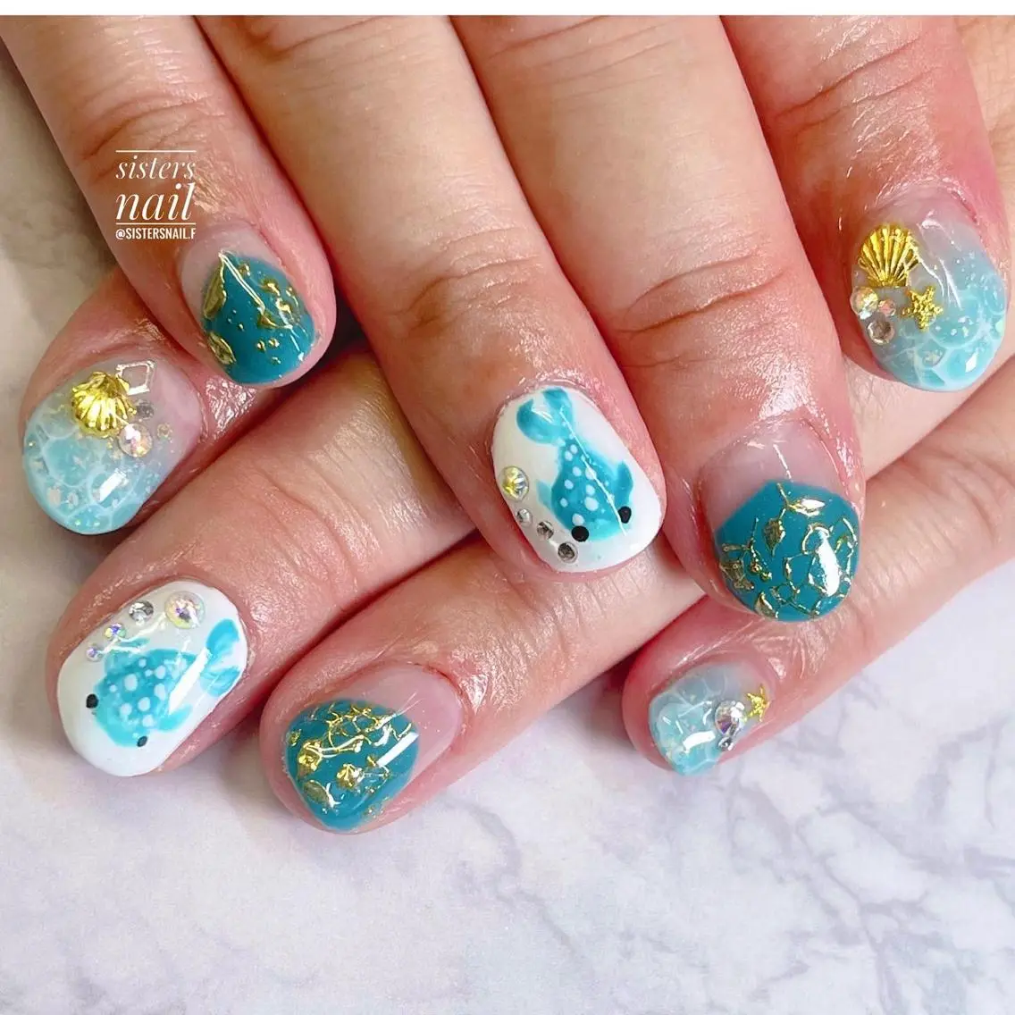 ネイル アートネイル グラデーション 夏ネイル sisters nail.fのネイルデザイン