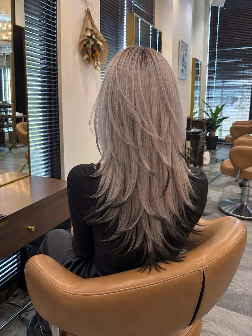 カラー 佐藤 糸のヘアスタイル