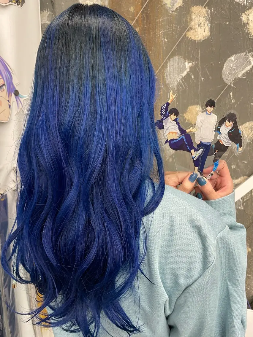 セミロング カラー ヘアカラー インナーカラー 推し ブリーチ 髪質改善のヘアスタイル