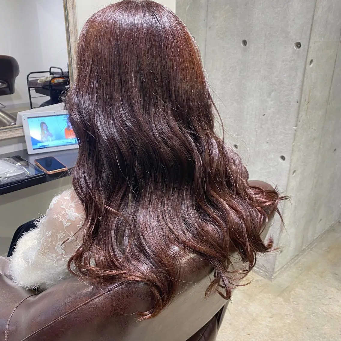 ロング カラー 根本 真奈のヘアスタイル