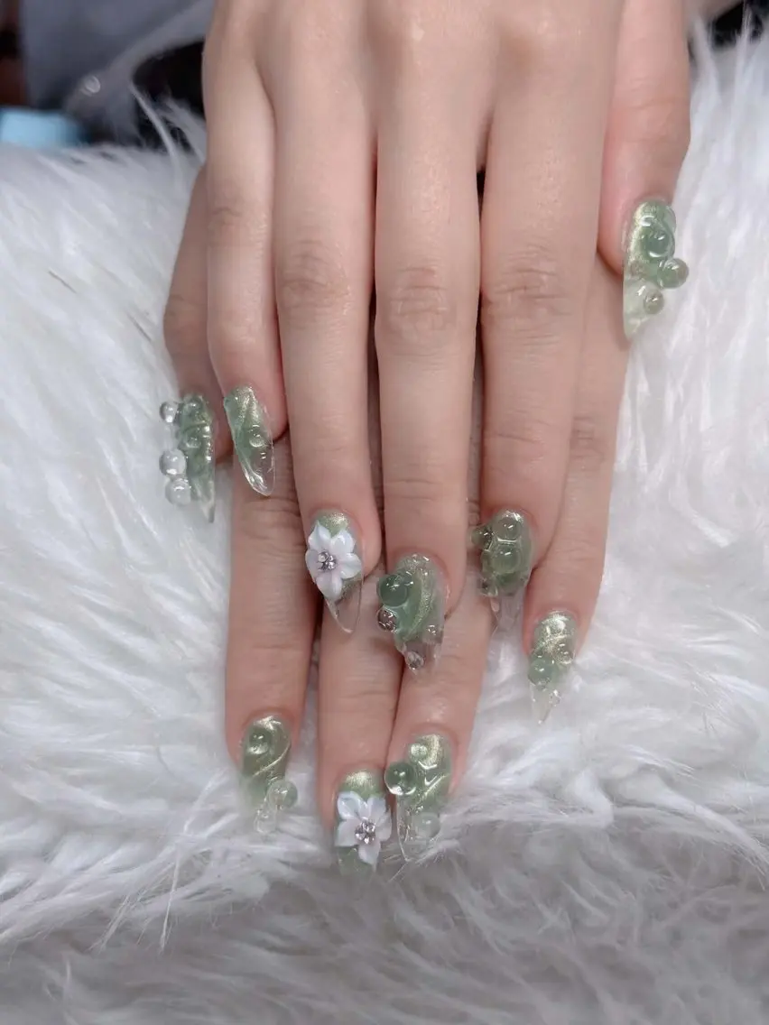 ネイル フレンチネイル ジェルネイル ガラスフレンチ ハロウィン ハート ハンドネイル H.baby Nail Salonのネイルデザイン