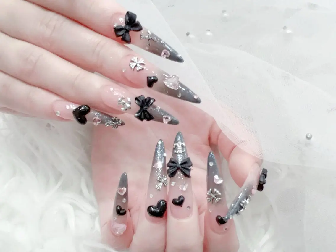 ネイル 成人式 ロングネイル マグネットネイル 大理石ネイル(マーブル) リボン ハンドネイル MoMoA Nail ネイル長さ出し専門店のネイルデザイン