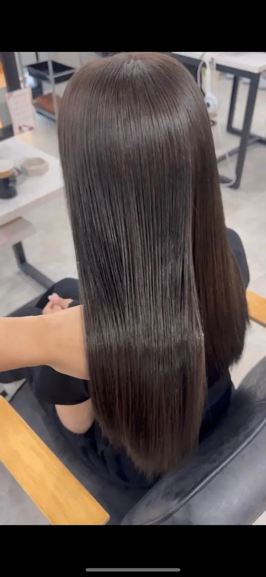 ロング カラー アッシュ アッシュブラウン ベージュカラー 黒髪 ブリーチ カット ヘアカラー トリートメント 赤み無し柔らかカラー 【梅田】madokaのヘアスタイル