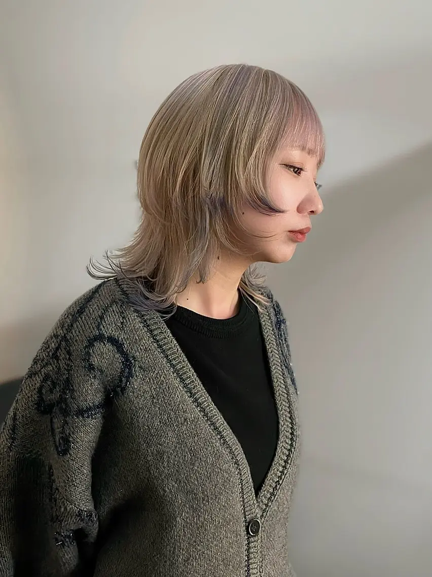 ミディアム カラー ブリーチ 透明感カラー ハイトーンカラー 顔周りカット 髪質改善 ムラ修正ブリーチ 山田眞之介のヘアスタイル