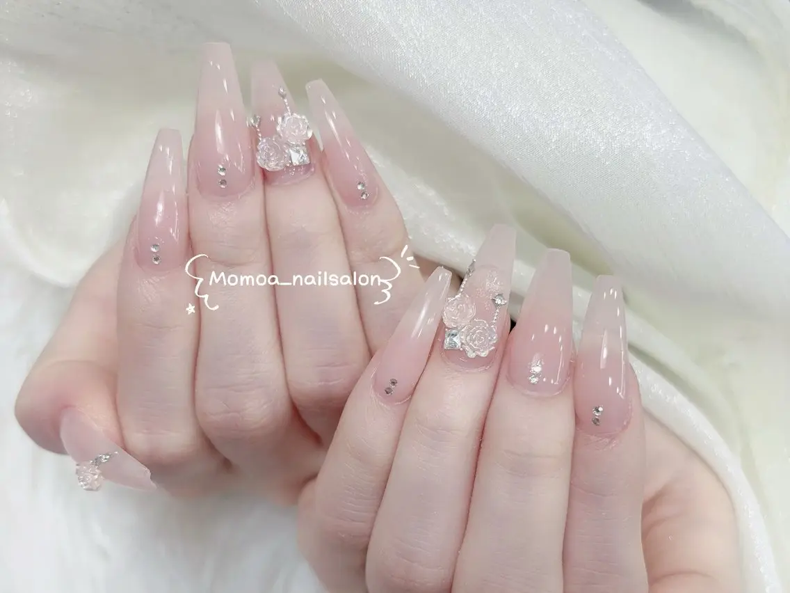 ネイル 成人式 ロングネイル マグネットネイル 大理石ネイル(マーブル) リボン ハンドネイル MoMoA Nail ネイル長さ出し専門店のネイルデザイン