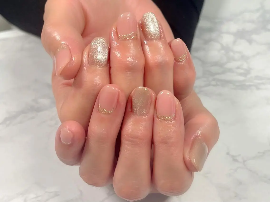 ネイル アートネイル ラメ(グリッター) ミラーネイル ワンカラーネイル シンプルネイル ハンドネイル Nail Salon KURELLYのネイルデザイン