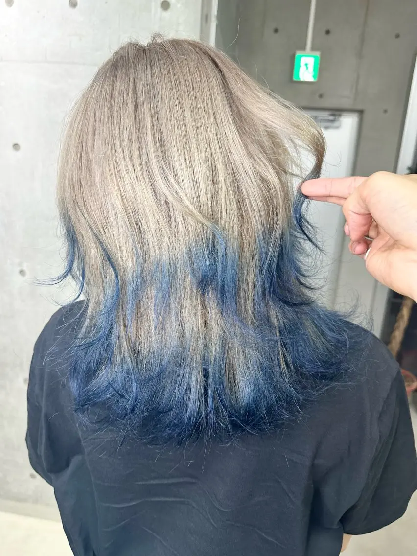 ミディアム カラー ブルーカラー ハイトーンカラー レイヤーカット カット ヘアカラー Kazu 🌠名古屋 ハイトーン/レイヤーのヘアスタイル