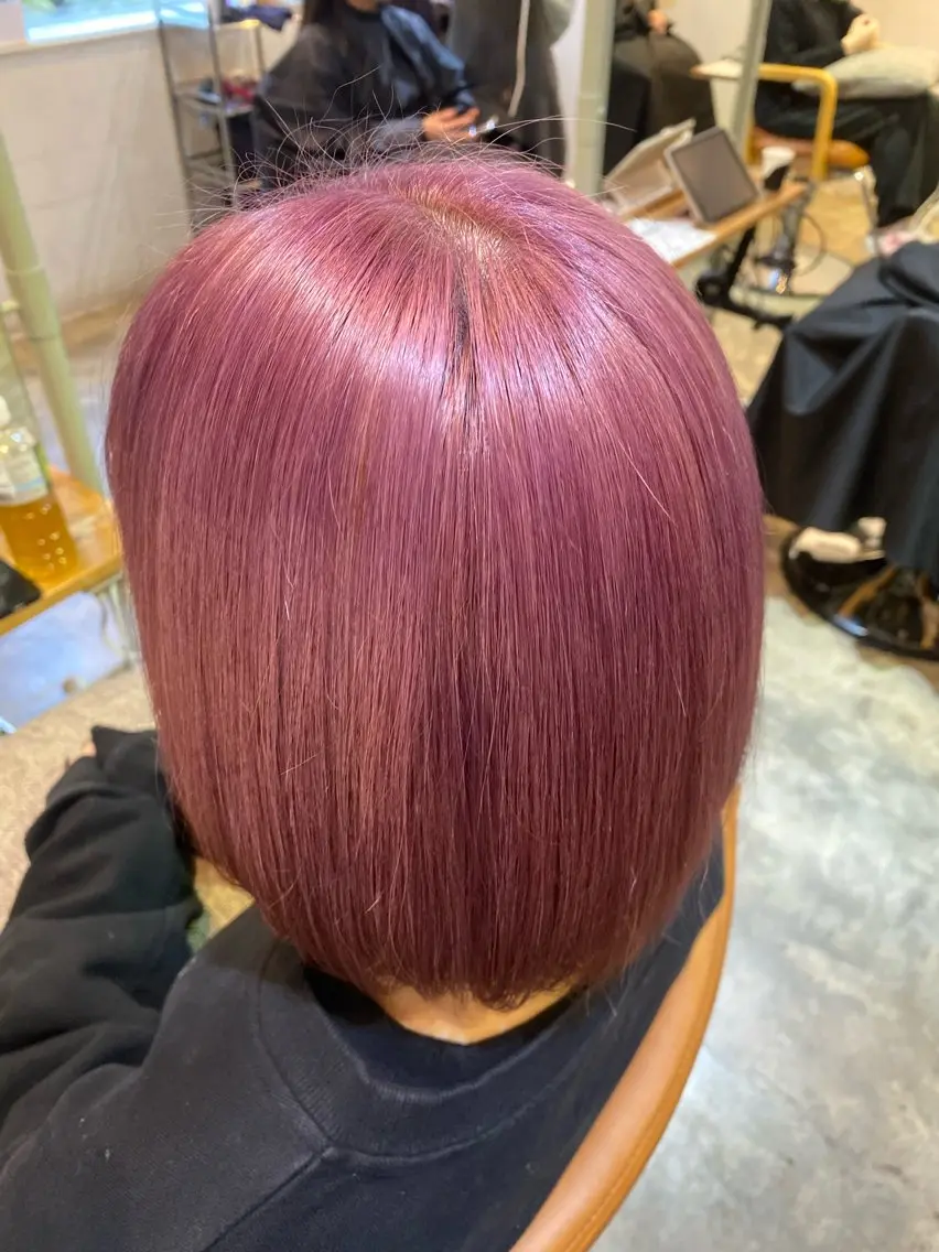 ショート カラー ブリーチ 🦋newi hau'oli カナのヘアスタイル