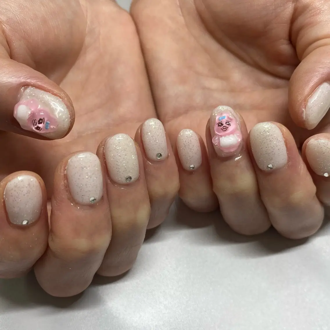 ネイル ラメ(グリッター) ハンドネイル ハンドケア 🫧RaLa ⭐︎AYAKA🫧のネイルデザイン