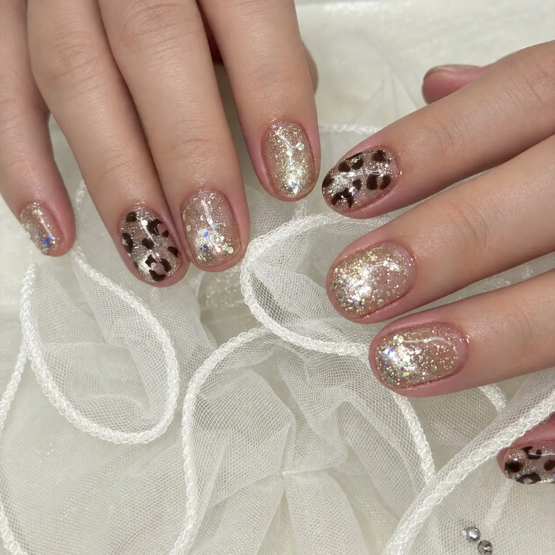 ネイル Leora nail+eyeのネイルデザイン