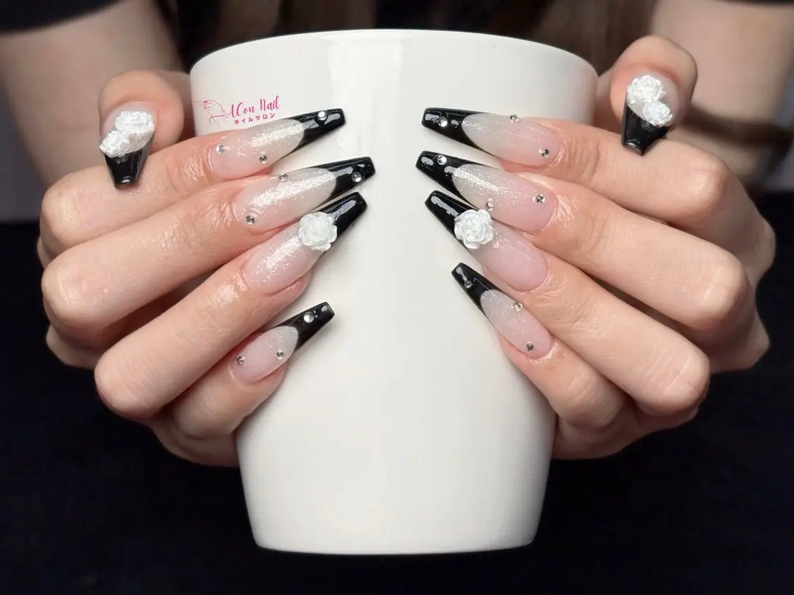 ネイル 桜ネイル 長さ出し フラワーネイル フレンチネイル ジェルネイル ハンドネイル ACon NailSalonのネイルデザイン