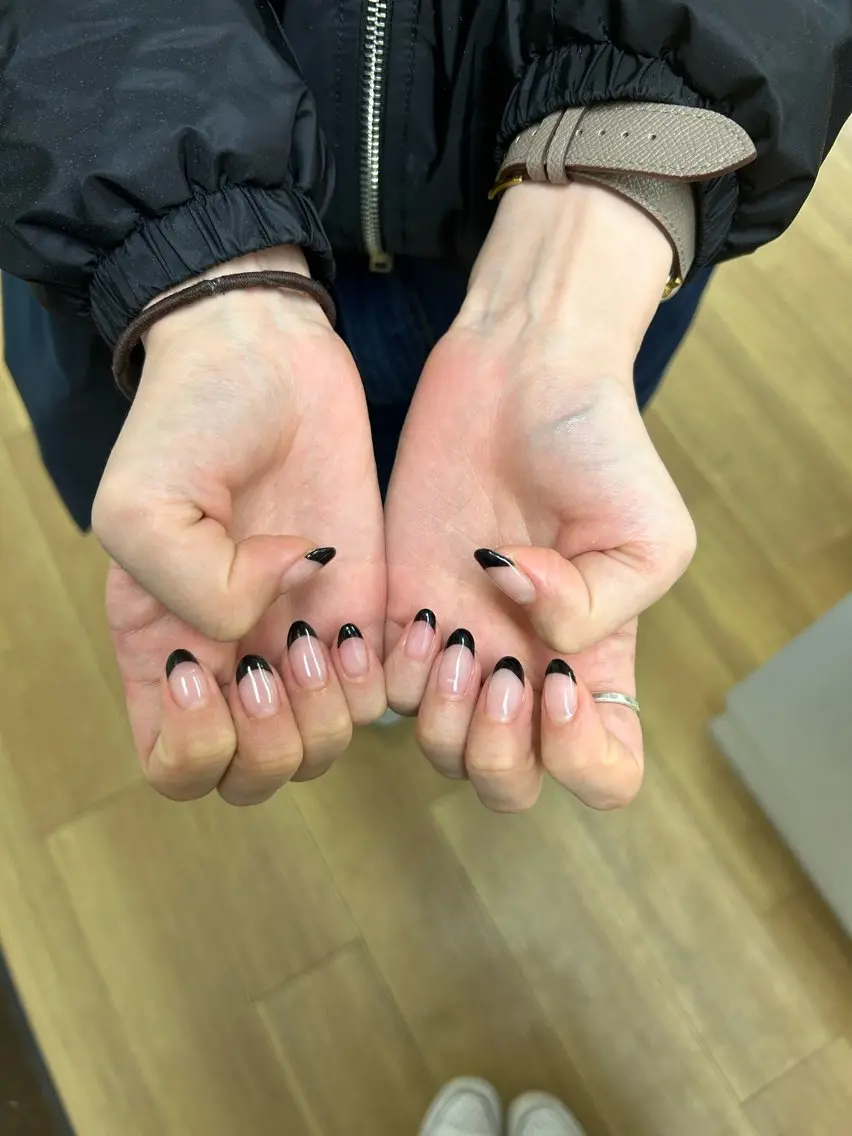 ネイル フレンチネイル 種村 朱玲のネイルデザイン