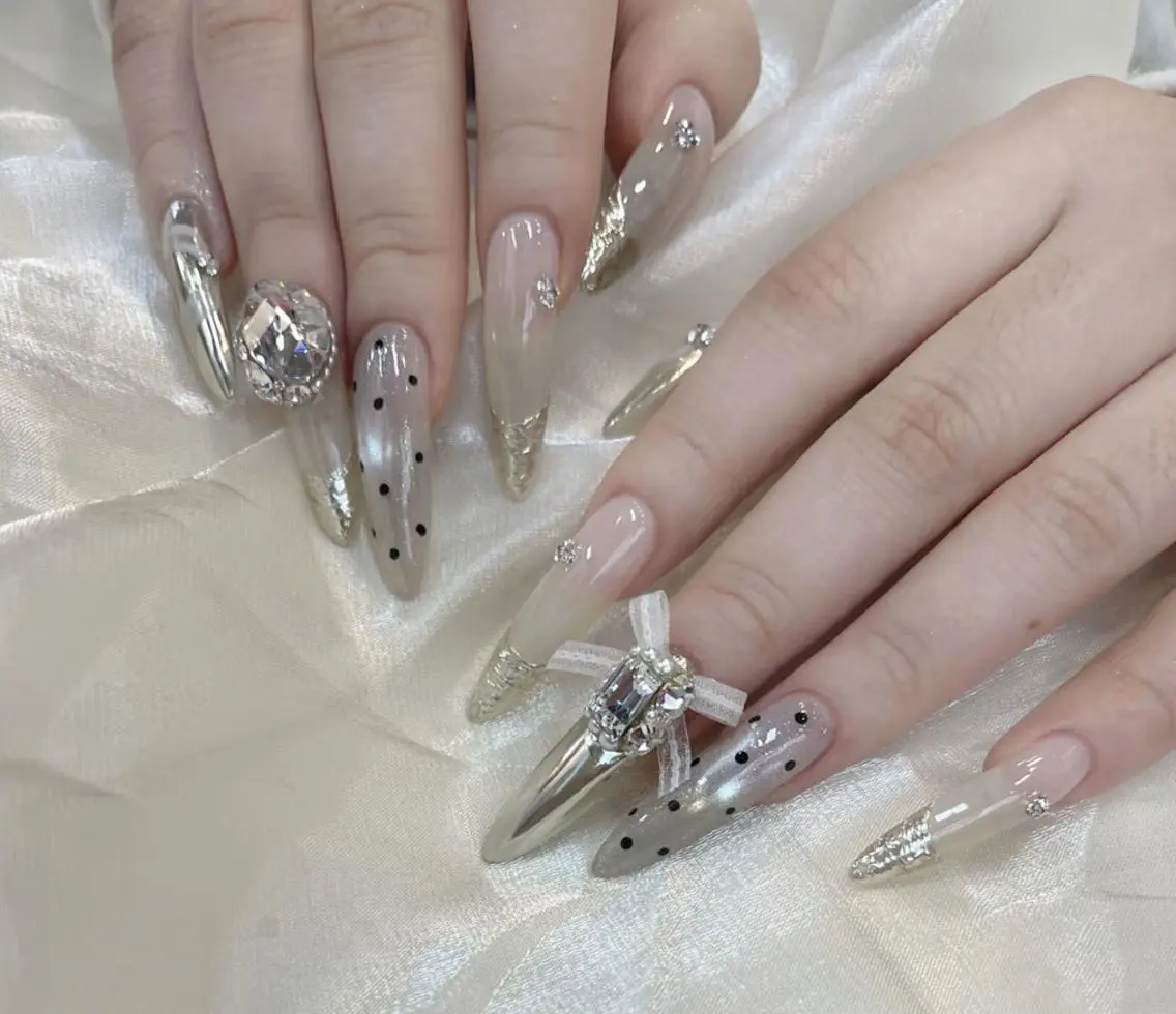 ネイル ハンドネイル 🎀 NaNa_nailのネイルデザイン