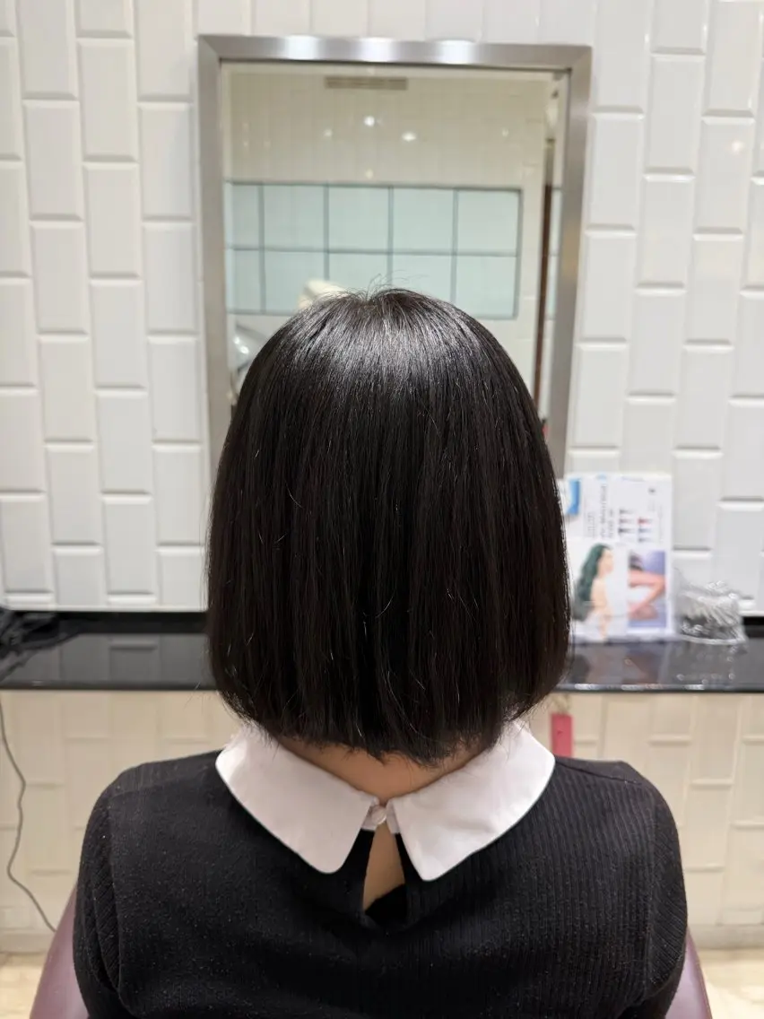 ミディアム 岡 咲穂のヘアスタイル