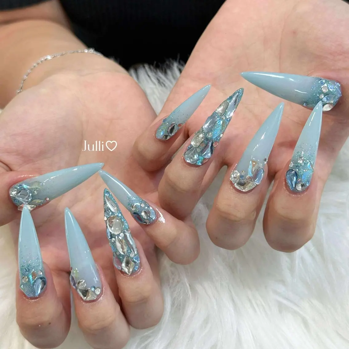 ネイル フレンチネイル ジェルネイル キラキラネイル 韓国ネイル マグネットネイル ハンドネイル Julli NailStudioのネイルデザイン