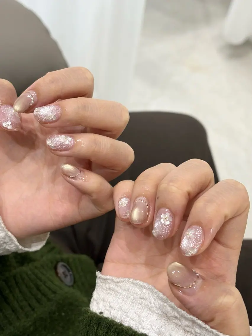 ネイル 桜ネイル ラメ(グリッター) シンプルネイル 春ネイル ハンドネイル kenn shuuseiのネイルデザイン