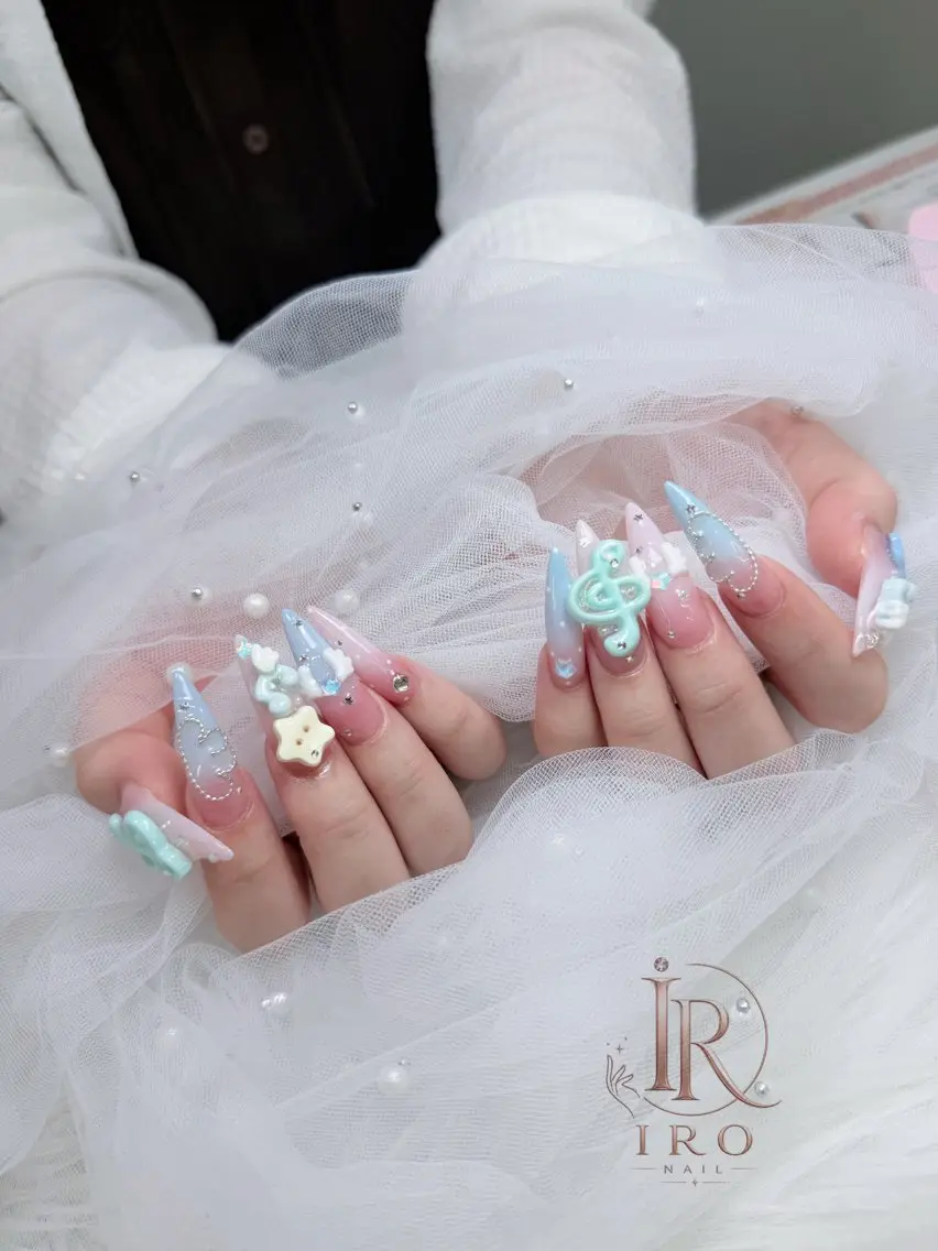 ネイル ハンドネイル IRO Nail Studioのネイルデザイン