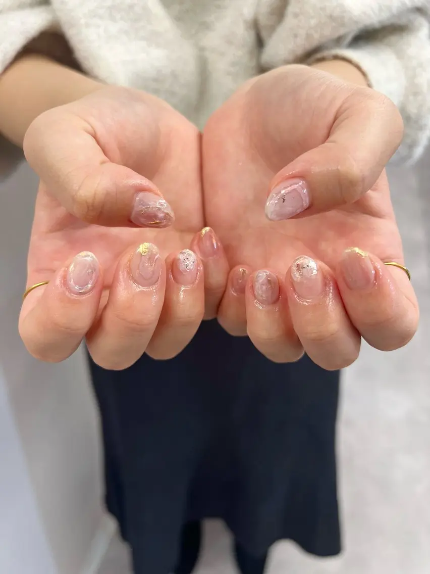 ネイル ジェルネイル ゴールド 韓国ネイル マグネットネイル ニュアンスネイル ハンドネイル ハンドケア Bana_ Nailのネイルデザイン