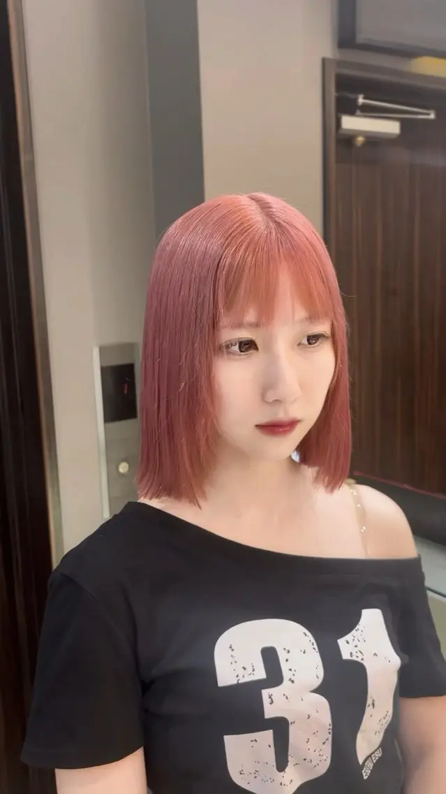 ミディアム HINAKO🩵 寒色カラー🪽のヘアスタイル