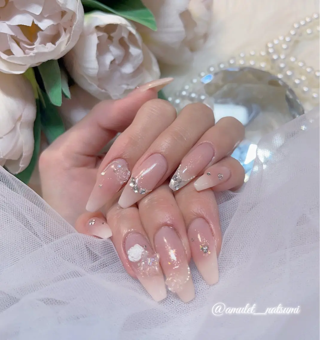 ネイル キラキラネイル amuletnail natsumiのネイルデザイン