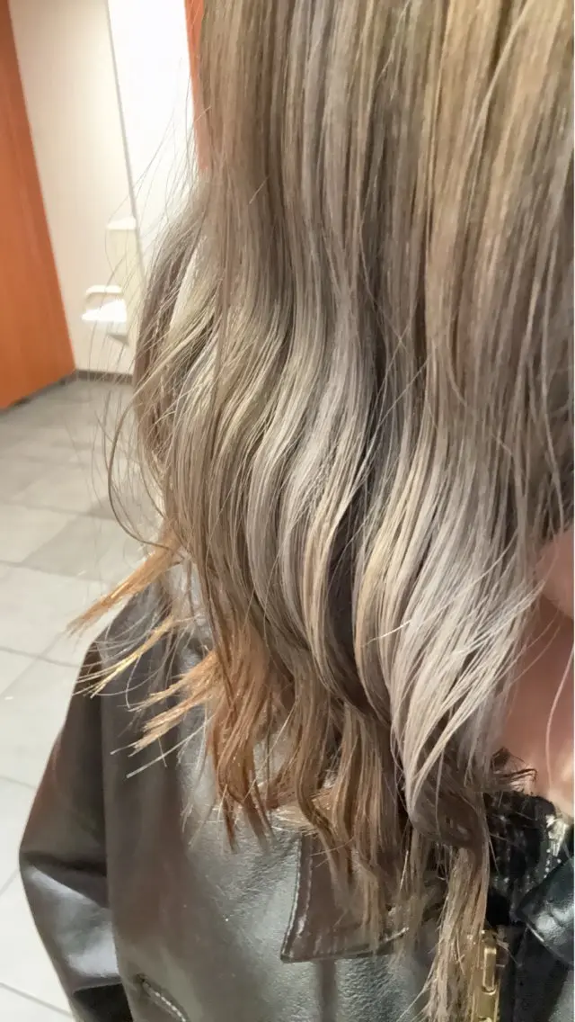 ショート ヘアカラー 木場 麗咲のヘアスタイル