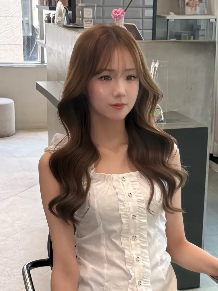 ロング カラー ベージュカラー ブラウンカラー 透明感カラー くすみブラウン 韓国風カラー カット ヘアカラー もも/透明感/ 暖色カラー/韓国ヘアのヘアスタイル