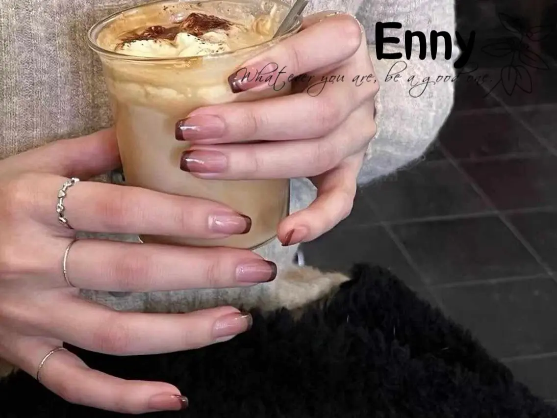 ネイル チークネイル フットネイル フレンチネイル ジェルネイル ガラスフレンチ ハンドネイル Enny nail salonのネイルデザイン