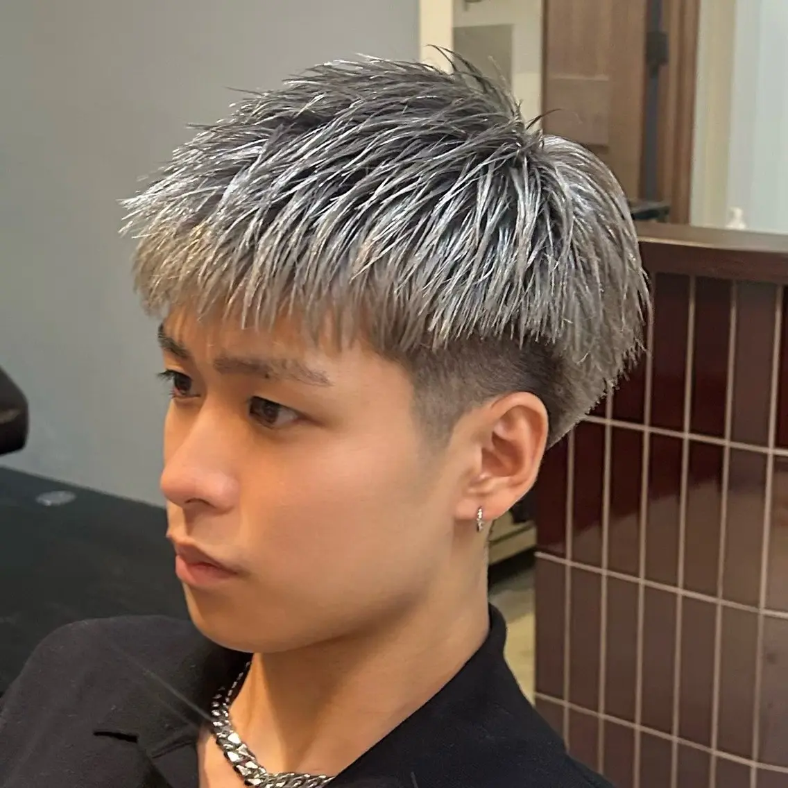 ショート カラー メンズ ショートヘア メンズパーマ✨️村越 雄斗のヘアスタイル
