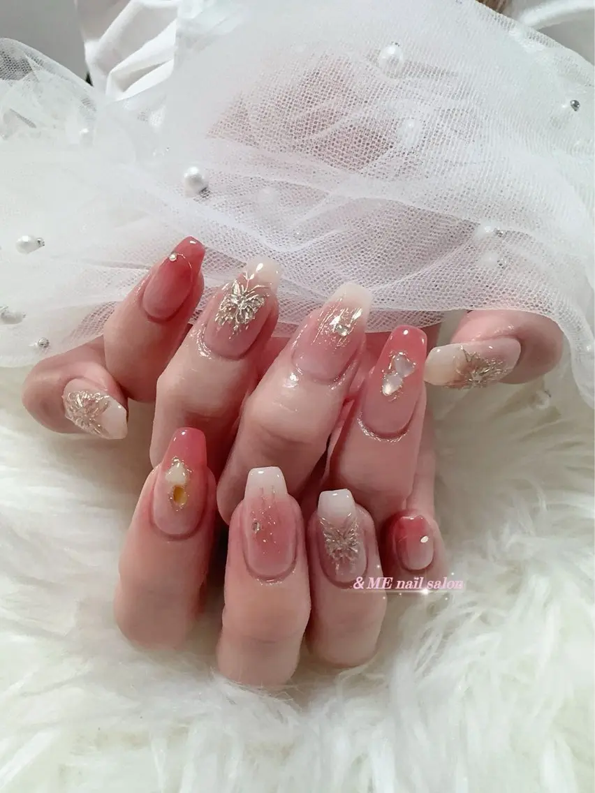 ネイル &ME ネイルサロンのネイルデザイン