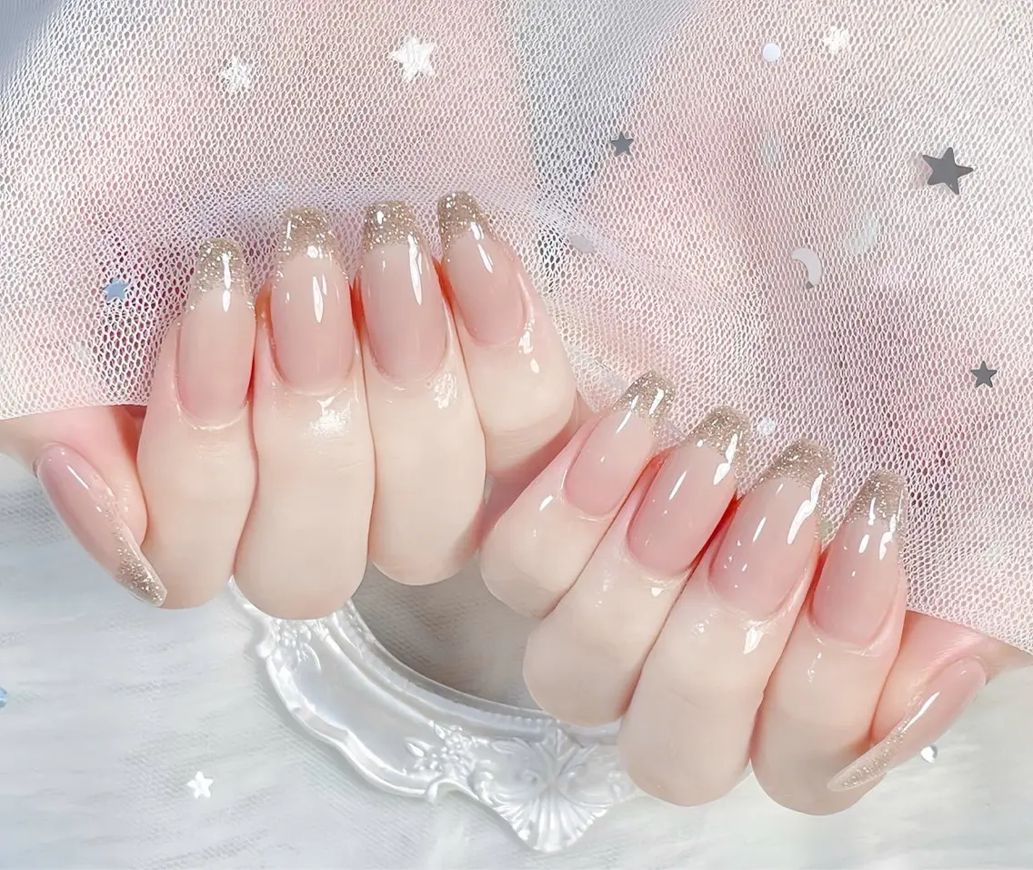 ネイル チークネイル 長さ出し フレンチネイル ジェルネイル グラデーション THANHTHANH NAILのネイルデザイン